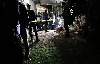 Yaşlı adam evinde silahla vurulmuş halde bulundu