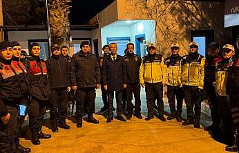 Yılbaşı akşamı görev başındaki personele moral ziyareti
