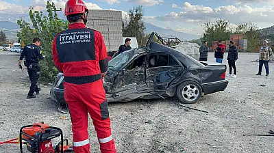 Park halindeki araça çarptı 1 ölü