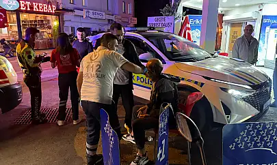 Kasiste savrulan araç kaldırıma çıktı sürücü hastaneyi reddetti