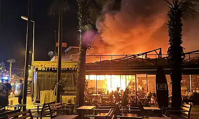 Restoran Yangını Paniğe Neden Oldu