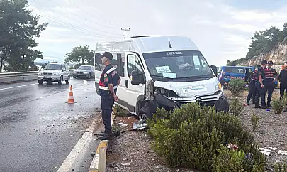 Servis aracı kazasında can pazarı, çok sayıda yaralı var