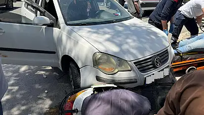 Araçla Motosiklet Çarpıştı, Vatandaşlar Yaralıya Yardıma Koştu