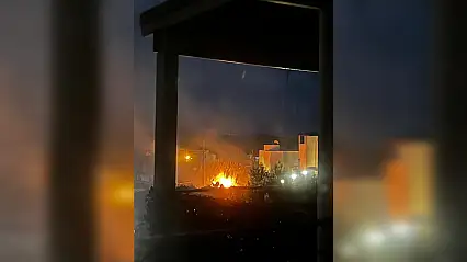 Dar sokakta zor yangın mücadelesi