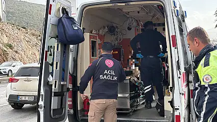 Motosikletin çarptığı yaya yaralandı