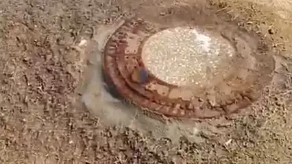 Rögar kapağından taşan atık su denize karıştı