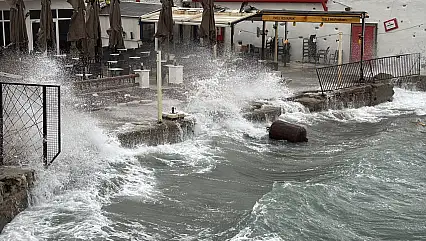 Bodrum'da fırtına 80 kilometre hıza ulaştı