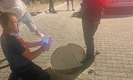 Bodrum'da kanalizasyon hattına giren iki işçi gazdan zehirlendi