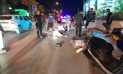 Motosiklet Yayaya Çarptı, Kazada 1'i Ağır 2 Kişi Yaralandı
