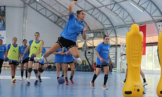 Armada Praxis Yalıkavak spor kadın hentbol takımı yeni sezon hazırlıklarına başladı