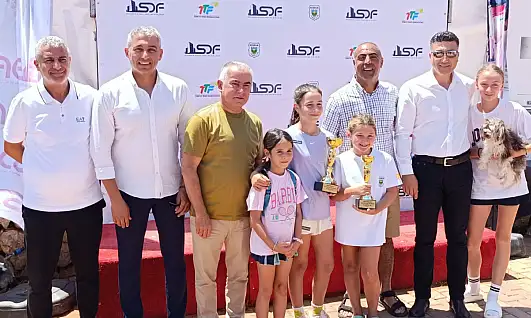 Genç raketler Bodrum'da şampiyonluk için ter döktü