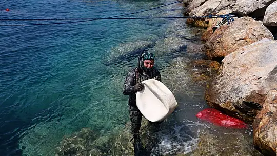 Gönüllü Dalgıçlar Akyarlar'da Deniz Temizliği Yaptı