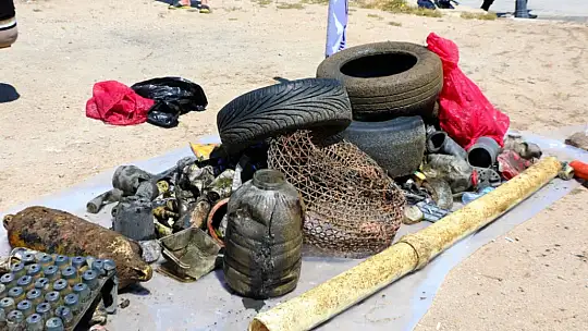 Deniz dibi temizliğinde Bitez sahili atıklardan arındırıldı