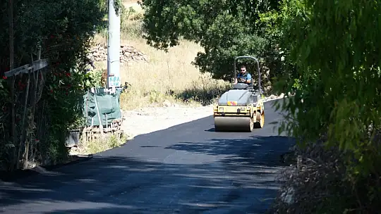 Cadde ve sokaklar bayram öncesi yenileniyor