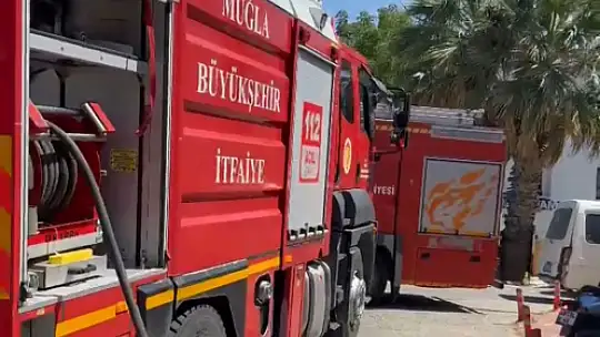 Bitez'de yangın paniği! Depo alevler içerisinde kaldı!