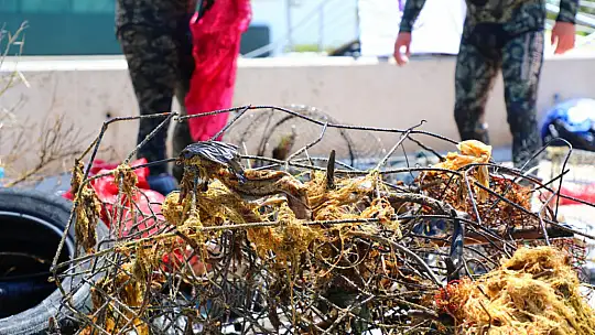 Deniz dibi temizliği kamusal farkındalıkla sürüyor