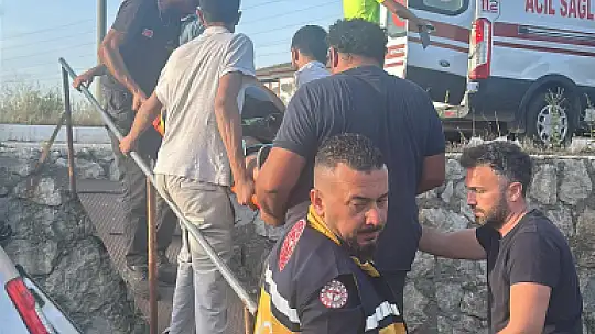 Otomobil şarampole devrildi: 60 yaşındaki sürücü yaralandı