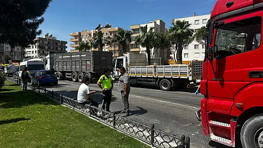 Karşıdan Karşıya Geçerken Tırın Çarpması Sonucu Yaşlı Adam Ayağından Yaralandı