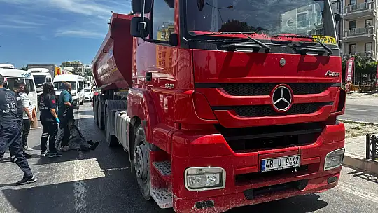 Karşıdan Karşıya Geçerken Tırın Çarpması Sonucu Yaşlı Adam Ayağından Yaralandı