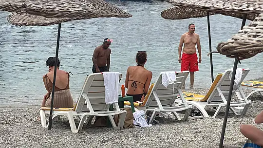 30 derecelik sıcaklıkta Bodrumlular denize koştu