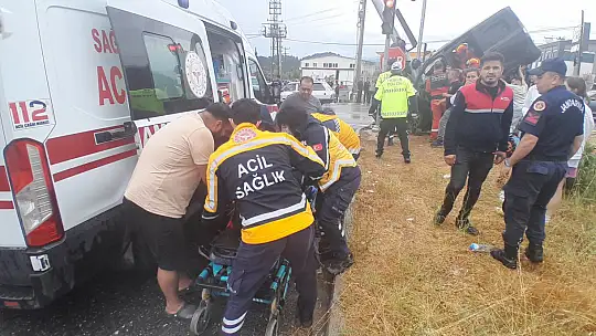 Direğe çarpan araç ikiye bölündü, sürücü hayatını kaybetti