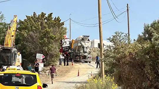 Kamyonet ile beton mikseri arasında feci ölüm!