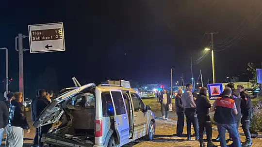 Köprü Üstünde Feci Kaza: Kamyon Aşağıya Düştü