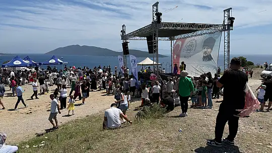 Gökyüzü Rengârenk, Yürekler Sevgiyle Doldu!