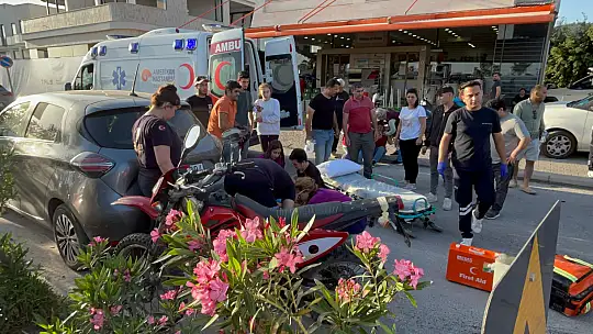 Araç motosiklete çarptı: 2 yaralı