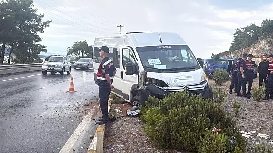 Servis aracı kazasında can pazarı, çok sayıda yaralı var