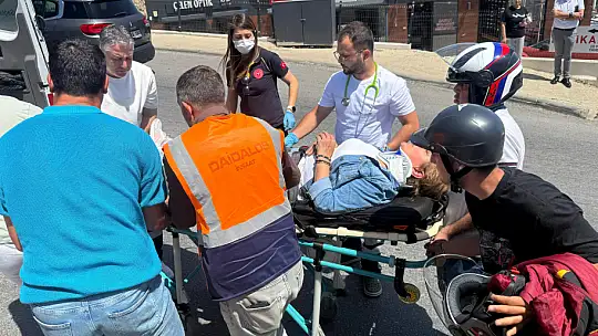 Kontrolsüz Araç Kazaya Neden Oldu: Motosikletteki Kadın Yaralandı