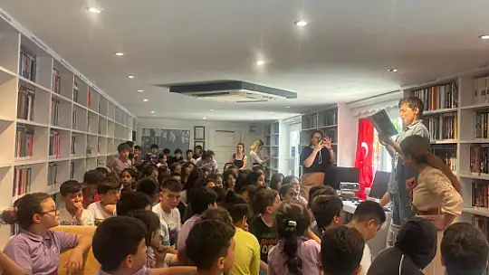 Yazarlar, Hayal Gücünü Ateşledi