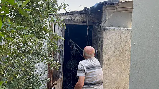 Bitez'de yangın paniği! Depo alevler içerisinde kaldı!