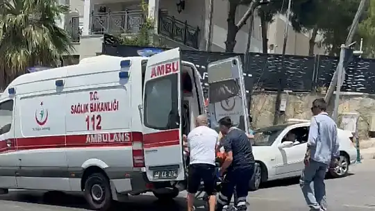 Otomobille çarpışan motosiklet sürücüsü yaralandı