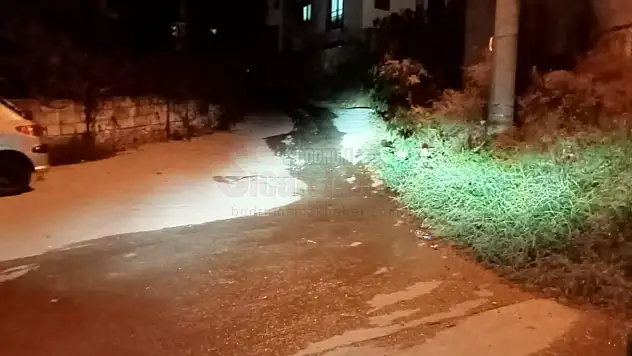 1 Aydır Tonlarca Su Boşuna Akıp Gidiyor