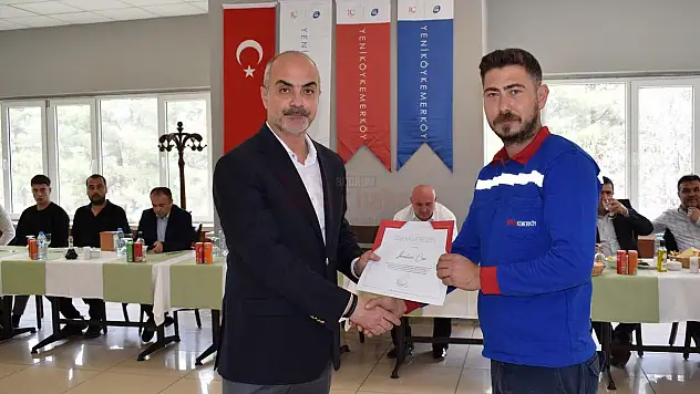 11 Kişiyi Enkazdan Çıkaran YK Enerji Arama Kurtarma Ekibine Teşekkür Plaketi Verildi