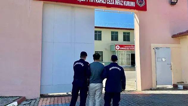 12 Yıl Hapisle Aranıyordu