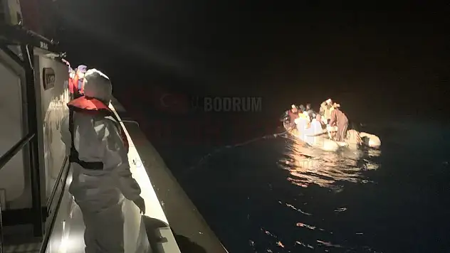 13 Düzensiz Göçmen Kurtarıldı ve 1 Göçmen Kaçakçısı Şüphelisi Yakalanmıştır.
