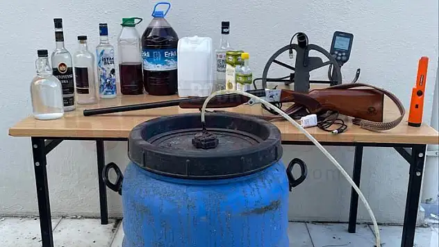 132 Litre Kaçak İçki Üretip Satan Şüpheli Yakalandı