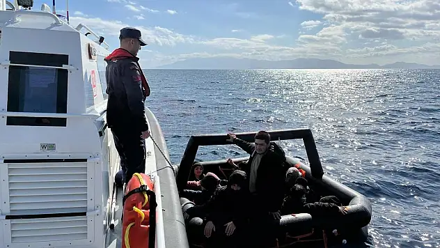 15 Düzensiz Göçmen Kurtarıldı