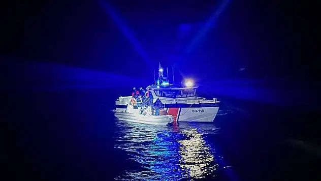 19 Göçmen ve 1 Şüpheli Yakalandı