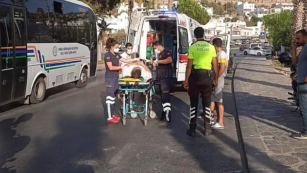 2 Aracın Karıştığı Kazada 1 Yaya Yaralandı