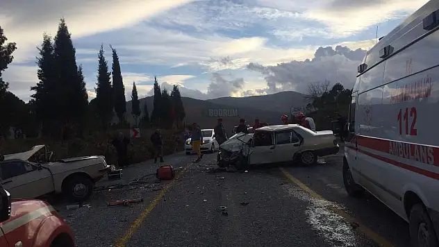 2 Aracın Karıştığı  Kazada 3 Kişi Yaralandı