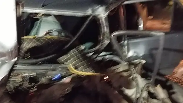 Milas'ta Kamyon ve Otomobil Çarpıştı: Feci Kaza Can Pazarına Döndü