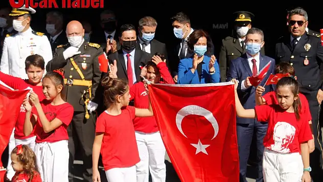 29 Ekim Cumhuriyet Kutlama Gösterileri İzleyenleri Büyüledi