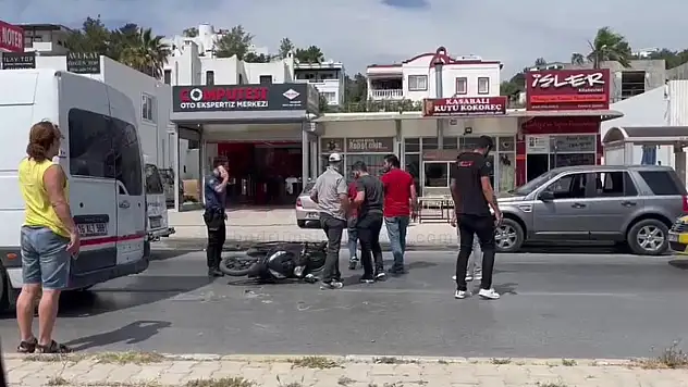 3 Araç, 1 Motosikletin Karıştığı Kazada 1 Kişi Yaralandı