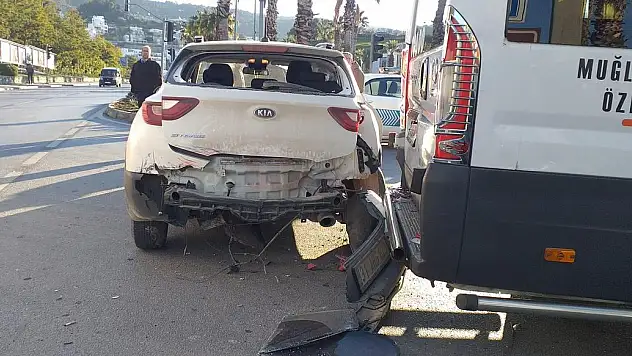 3 Araç Birbirine Girdi