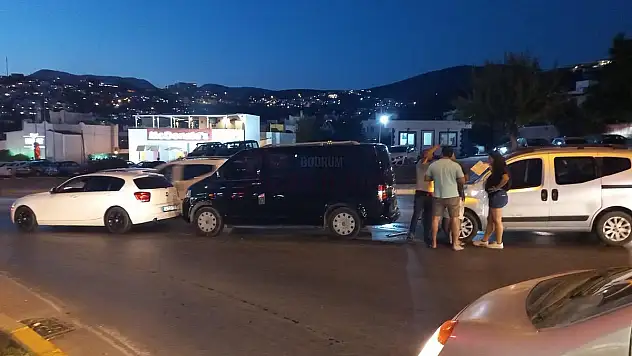 3 aracın karıştığı zincirleme kaza meydana geldi