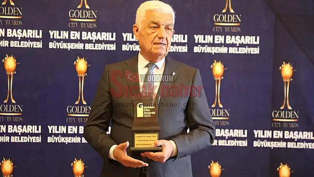 30 Büyükşehir Belediyesi Arasındaki Birincilik Ödülü Osman Gürün'e Verildi