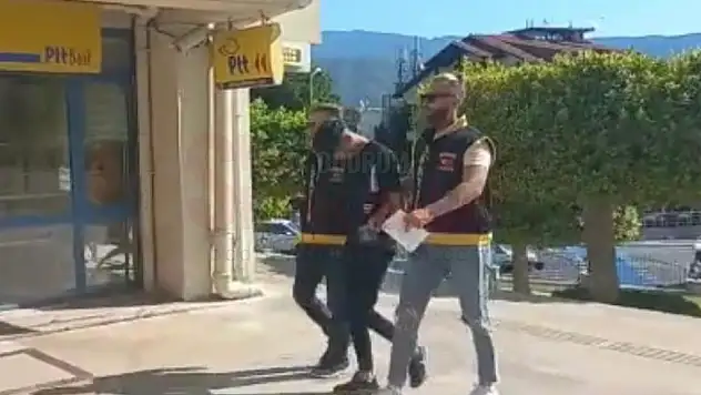 300 Binlik Motosikleti Çalıp Ön Kapıdan Çıkıp Gitti